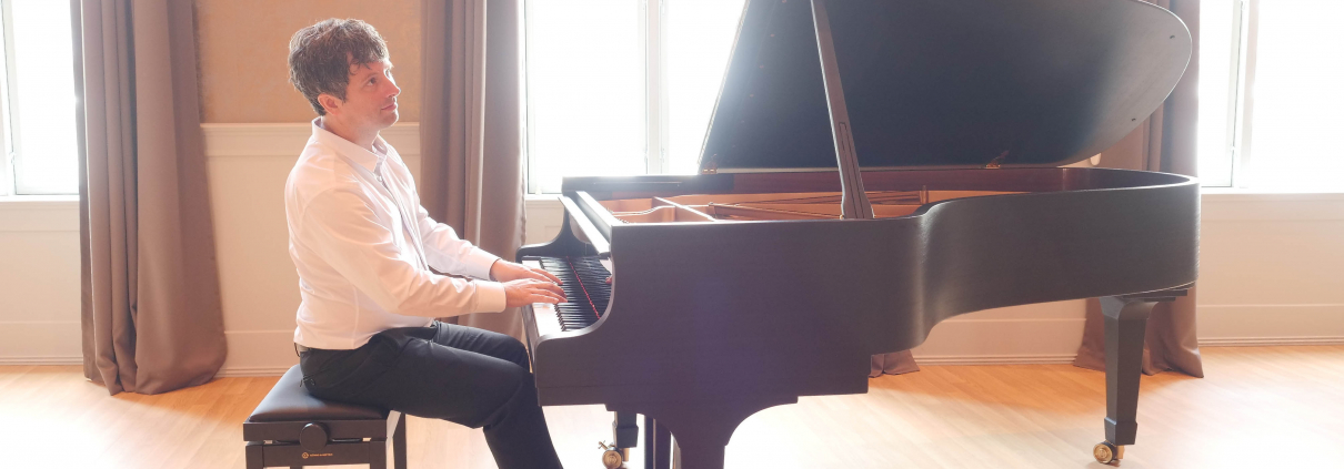 Pianist Daniel Fritzen spielt in Haus Eden Lübeck